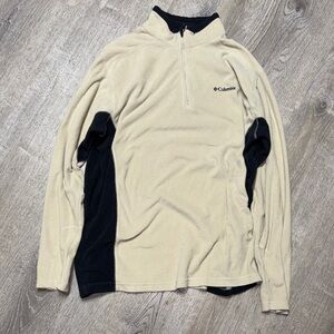 Columbia Black and Tan Fleece Top